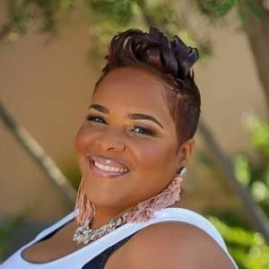 Meet your Posher, Develyn